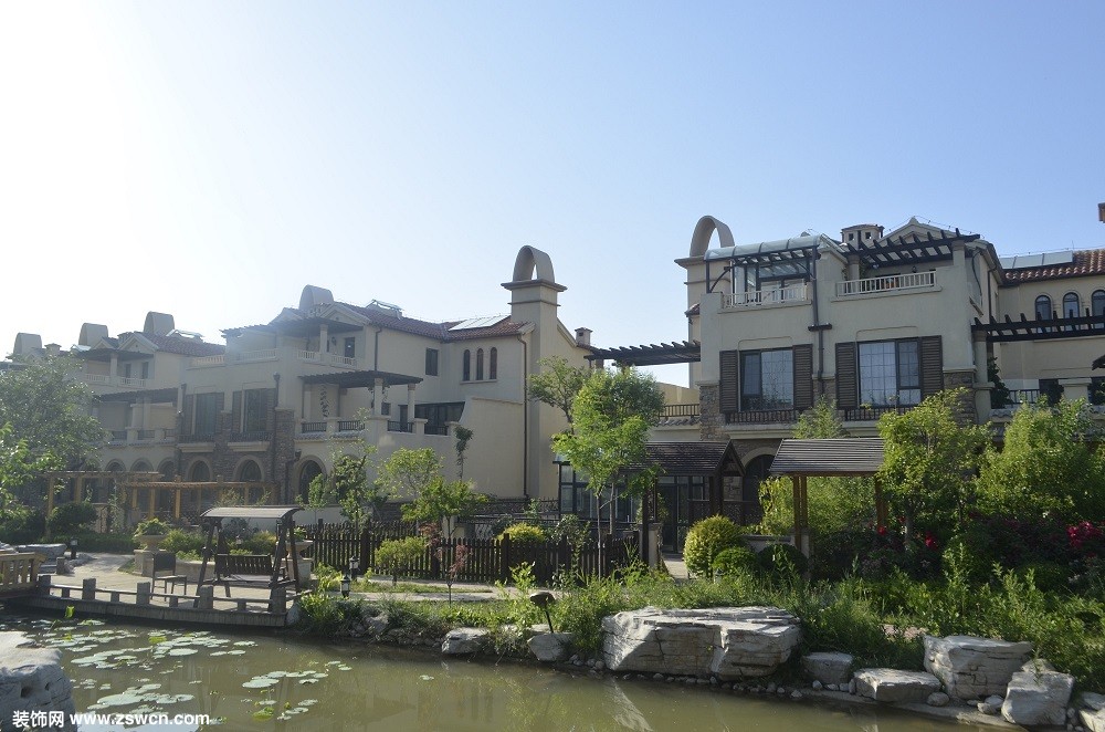 清华阳光精品工程之山东寿光左岸绿洲中式古典别墅区:优雅与高贵,引领太阳能高端市场