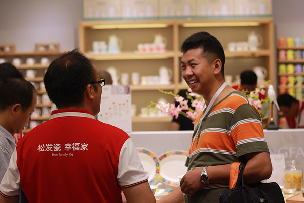 上海百货展:松发月光瓷成为百货代理商新的商机