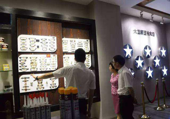 从不拿经销商一针一线到服务前移 深耕服务是大王椰的战略抓手