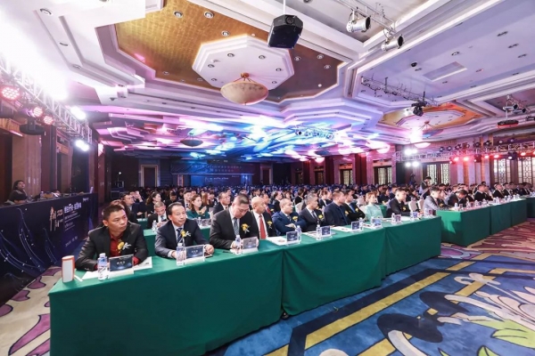 派雅门窗2020经销商峰会圆满举行 大咖云集共话行业未来