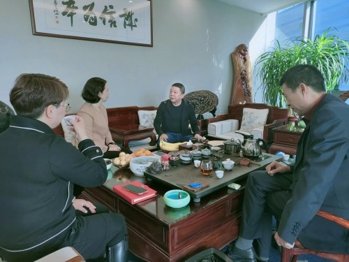 七宝镇党委副书记至唯漫指导工作:做肩负社会责任的模范企业