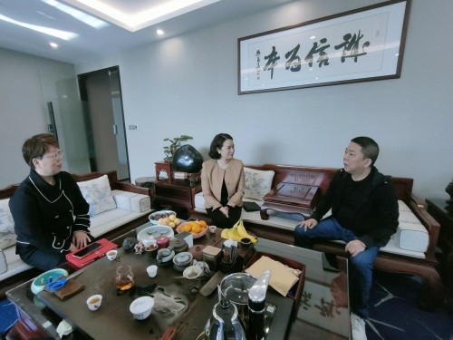 七宝镇党委副书记至唯漫指导工作:做肩负社会责任的模范企业