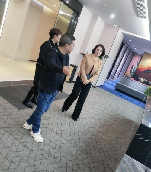 七宝镇党委副书记至唯漫指导工作:做肩负社会责任的模范企业